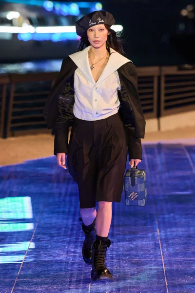 Look 4